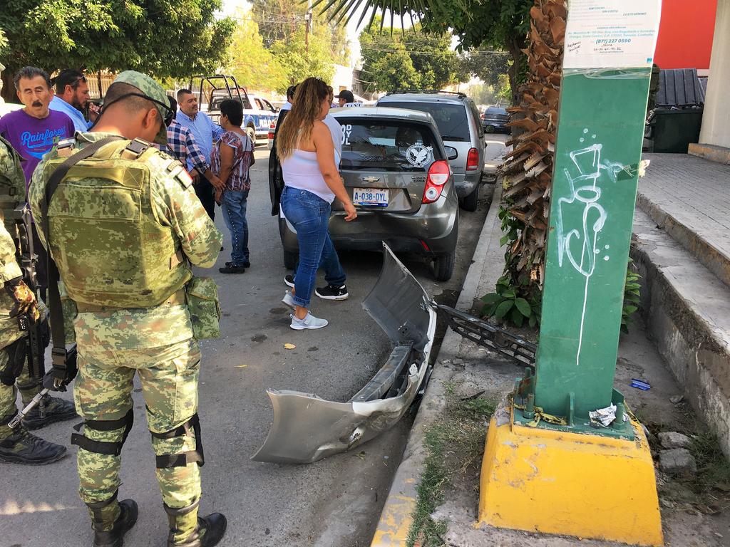 Accidente en Gómez Palacio deja daños en cuatro vehículos