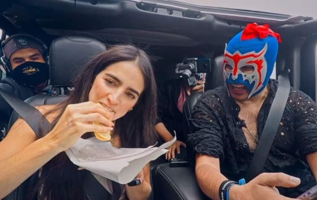 Bárbara de Regil cumple reto del 'Escorpión Dorado' y se come un taco frito