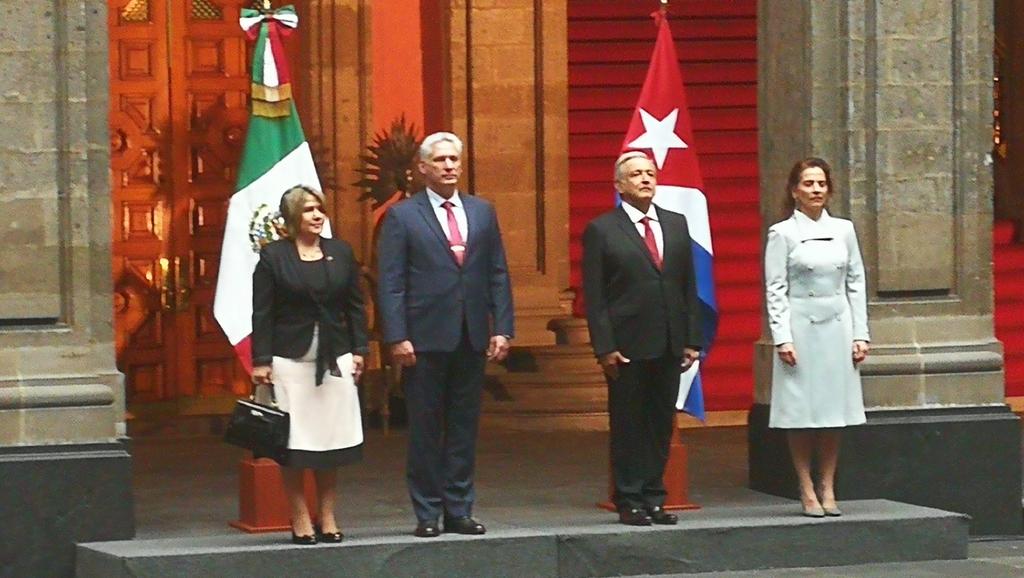 Recibe Obrador al presidente de Cuba en Palacio Nacional