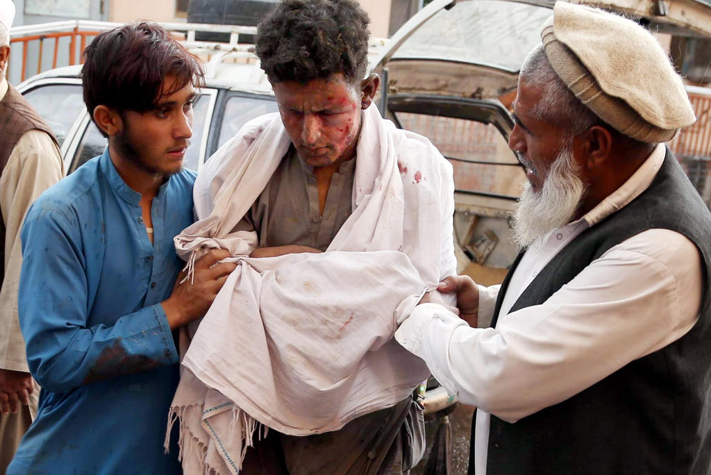 Atentado en mezquita deja 62 muertos y 36 heridos en Afganistán