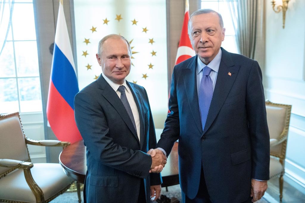 Tras pacto con EUA, Turquía negociará con Rusia su presencia en Siria