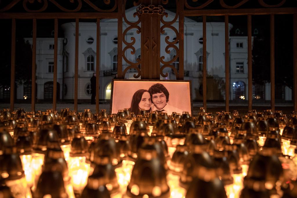 Acusan a cuatro por el asesinato de un periodista y su pareja en Eslovaquia