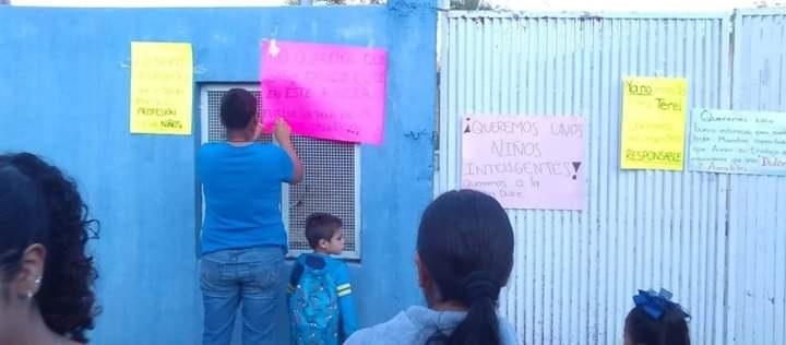 Exigen educación de calidad en escuela