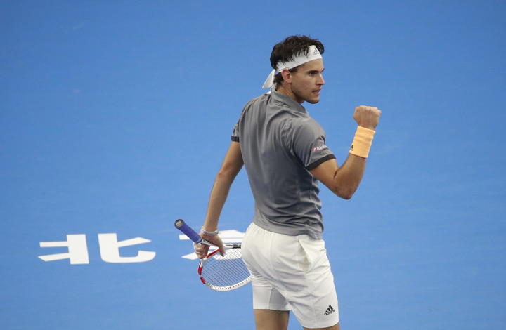 Dominic Thiem avanza en Viena