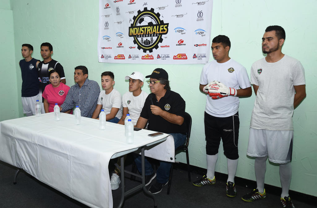 Se presentan los Industriales Laguneros FC