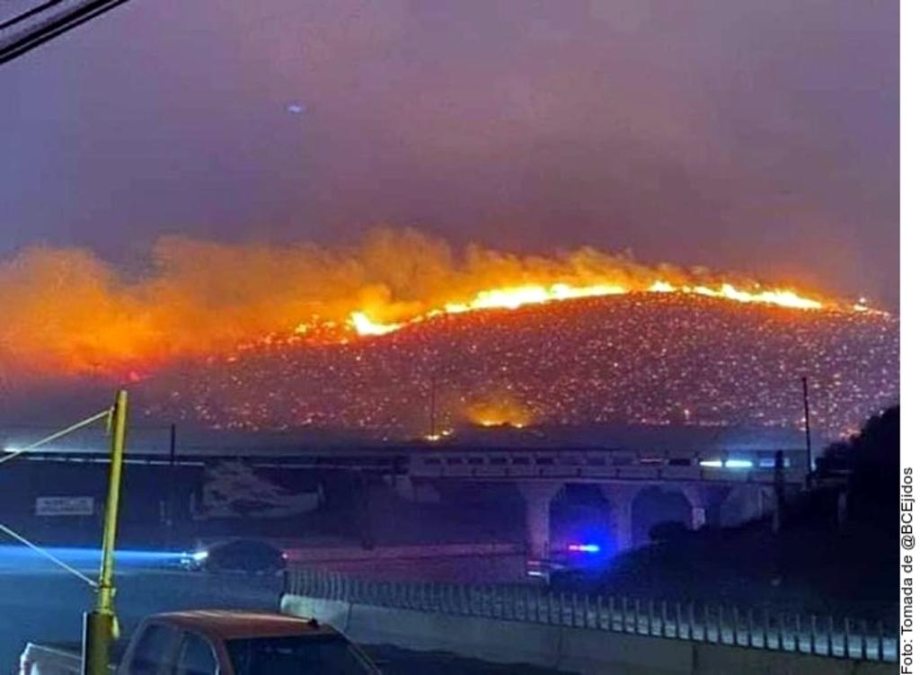 Baja California arde; hay al menos tres muertos