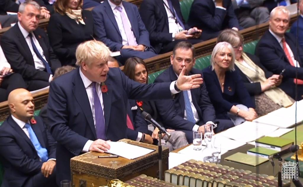 Informa Johnson a Bruselas que acepta extender el 'brexit' tres meses