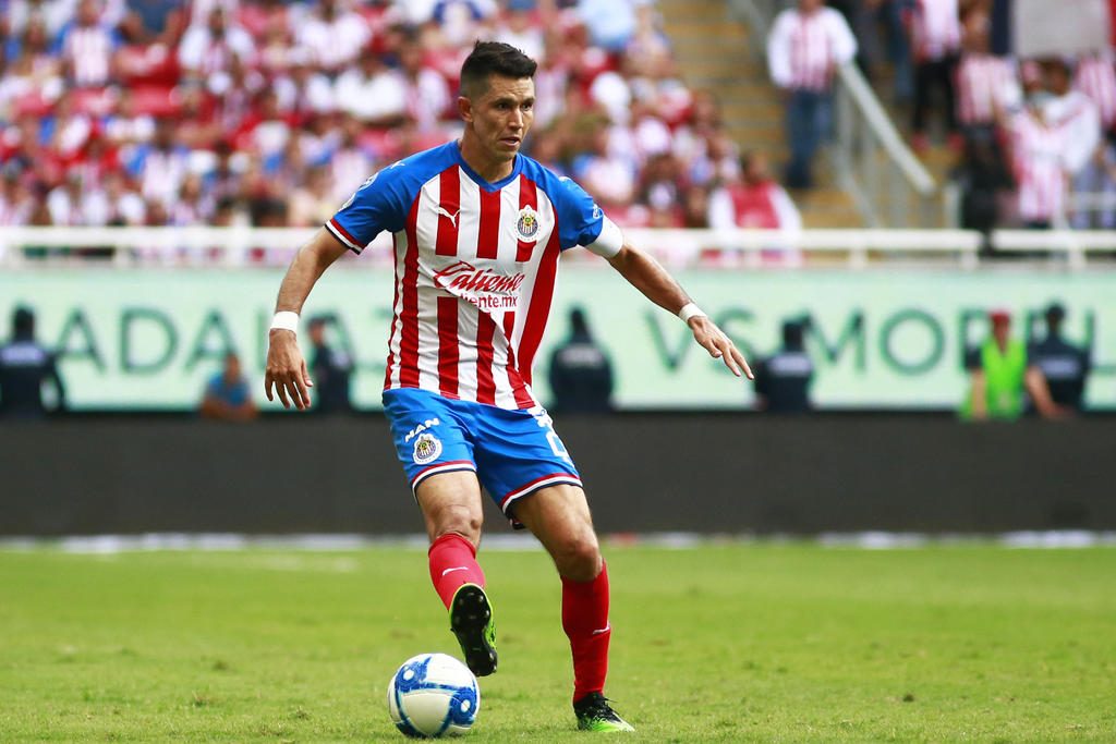 Jesús Molina apoya la continuidad de Luis Fernando Tena con Chivas