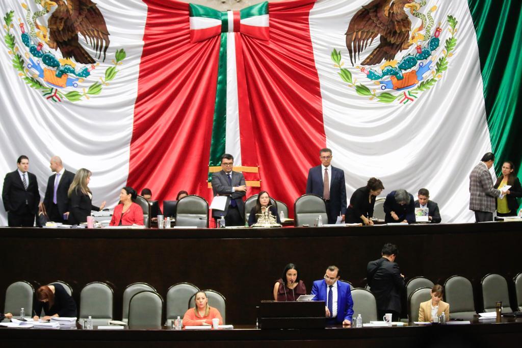 Debaten diputados Ley de Ingresos