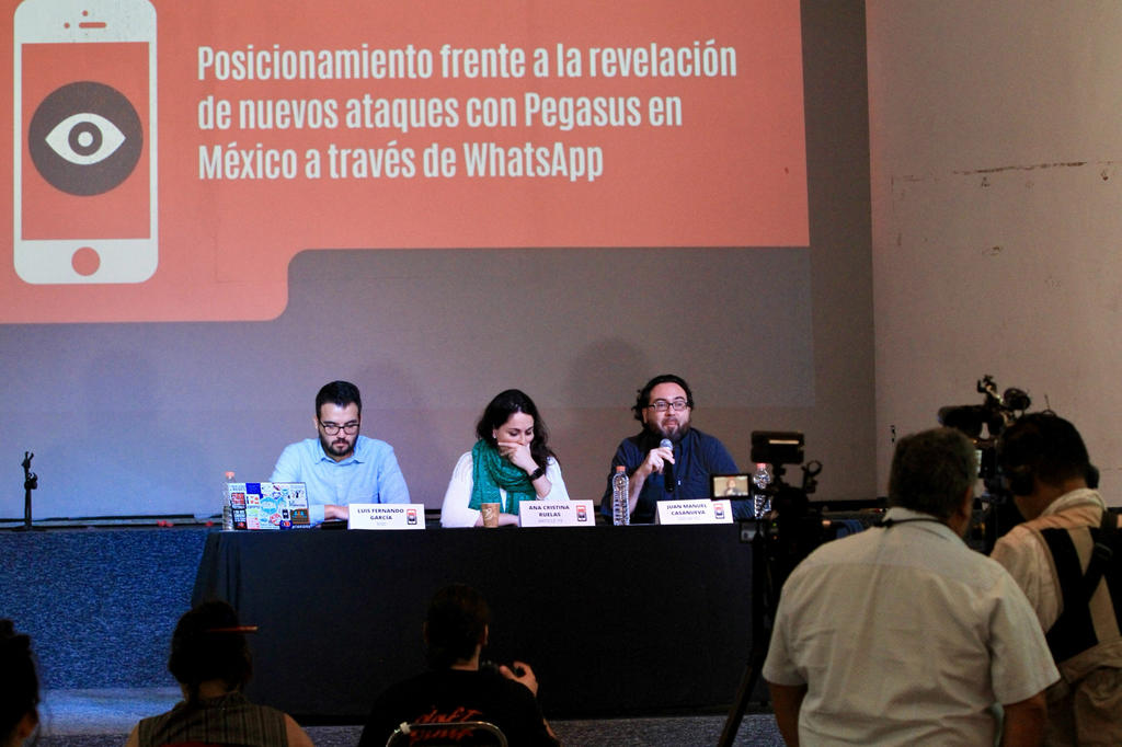Alerta espionaje a mexicanos denunciado por Whatsapp