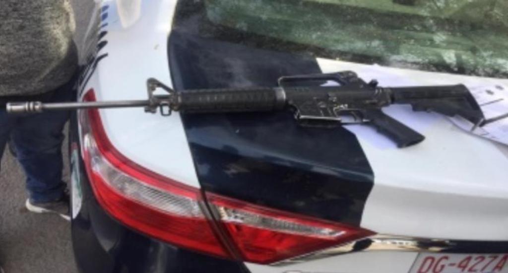 Detienen a sujeto con fusil AR-15 en Gómez Palacio