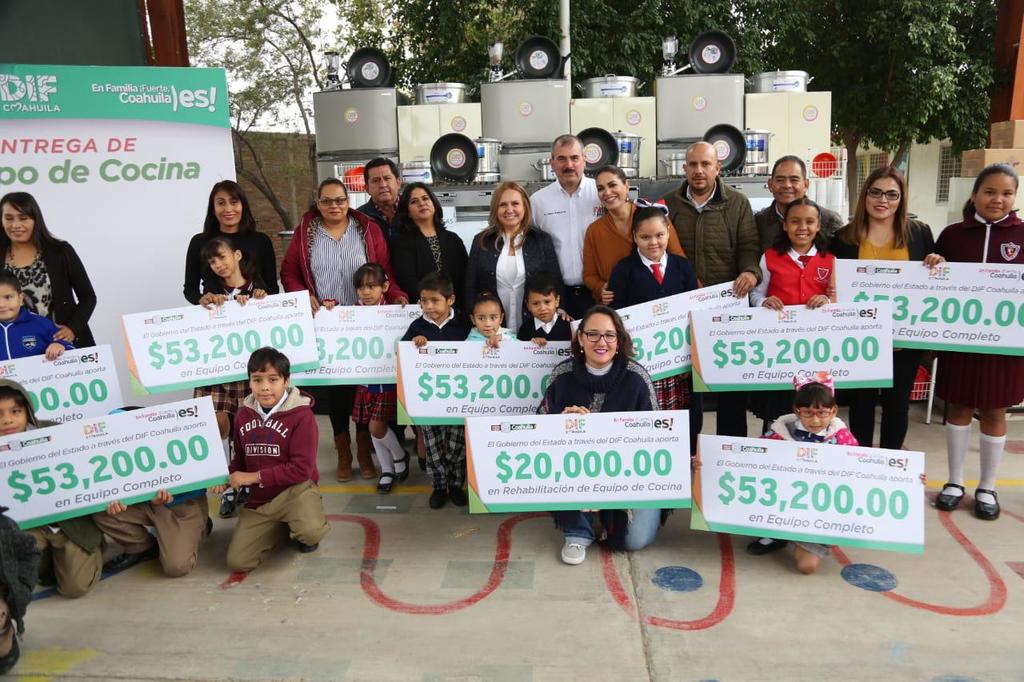 Invierten casi un millón de pesos en equipamiento de escuelas de La Laguna