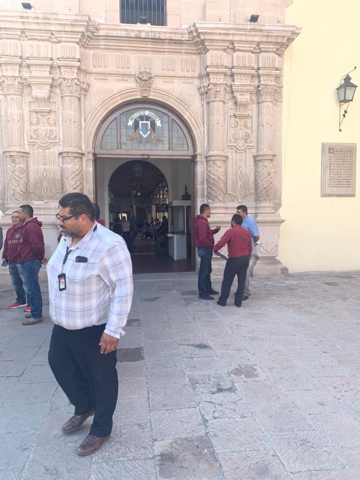 Abren Edificio Central de la UJED; no hubo acuerdo