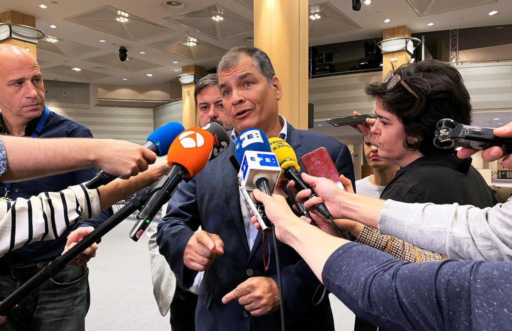 'Destapa' Rafael Correa a Sheinbaum como próxima presidenta de México