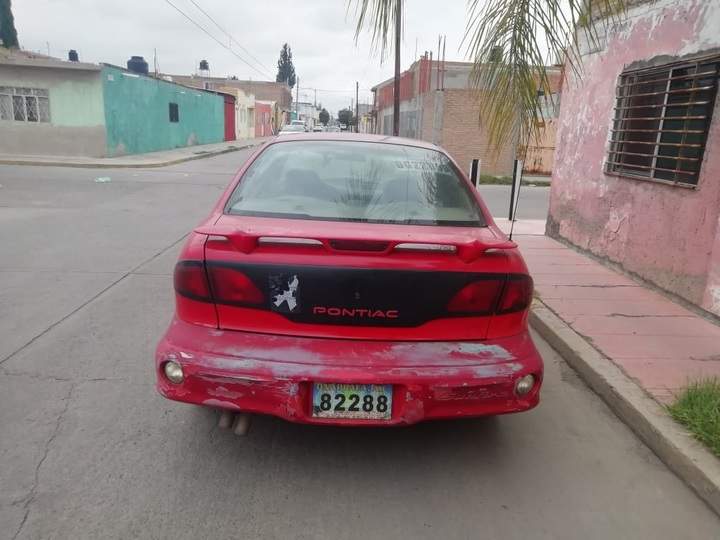 Dejan vehículo robado en la colonia 'Zarco'