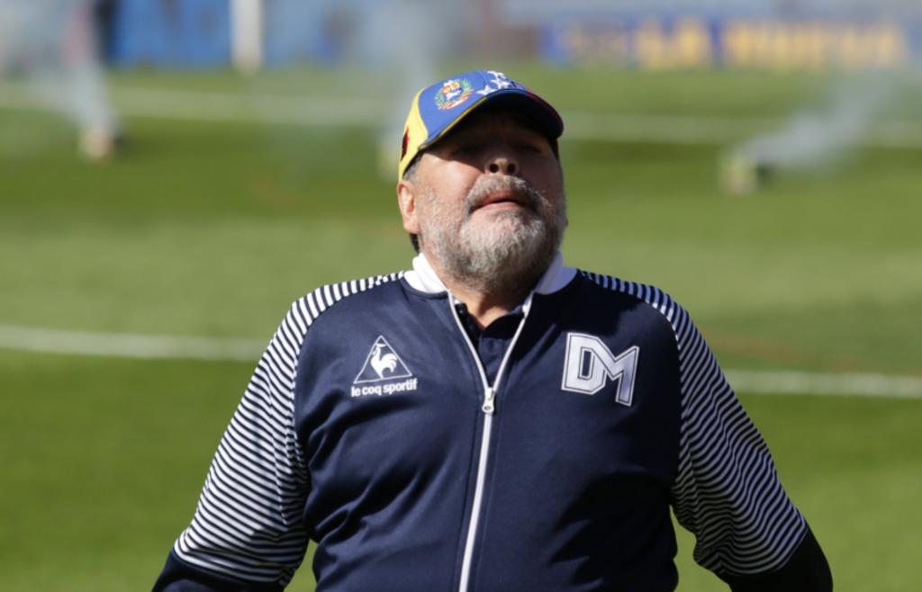 Maradona deja de ser el director técnico de Gimnasia y Esgrima