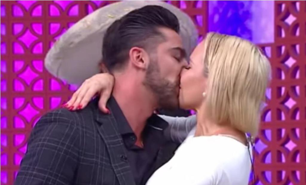 Michelle Vieth confirma en público su relación con 'El Potro'