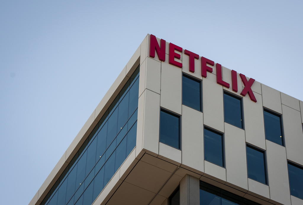 Reestablece Netflix servicio en todo el mundo