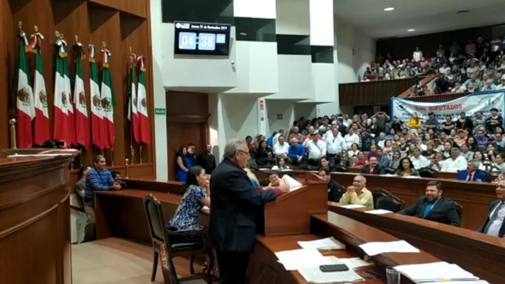 Jubilados y pensionados festejan aumento de aguinaldo en Sinaloa