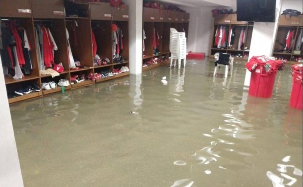 Estadio de los Venados de Mazatlán inundado por lluvias en la ciudad
