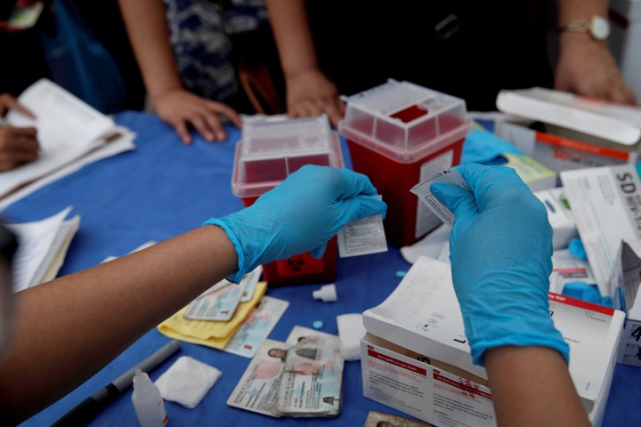 Hay tres mil casos de VIH cada año, asegura IMSS