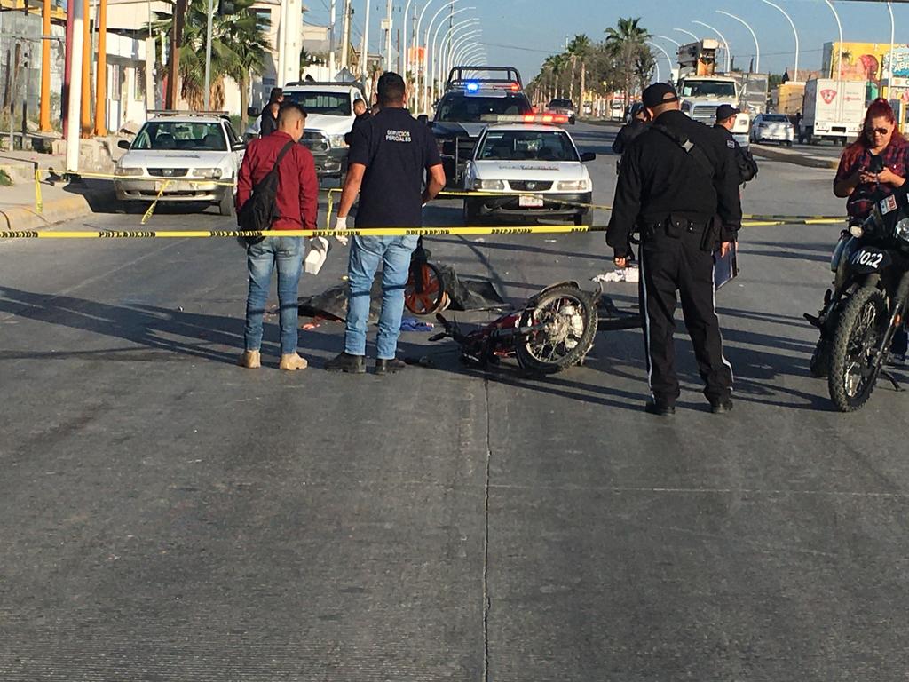 Muere motociclista arrollado por tráiler en Gómez Palacio