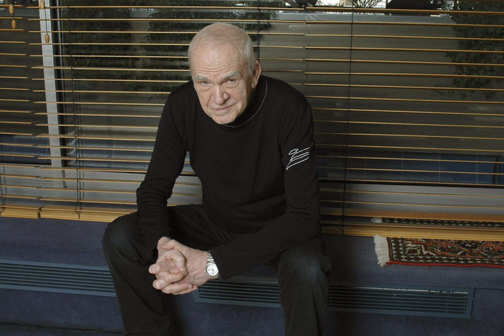 República Checa devuelve su nacionalidad a Milan Kundera