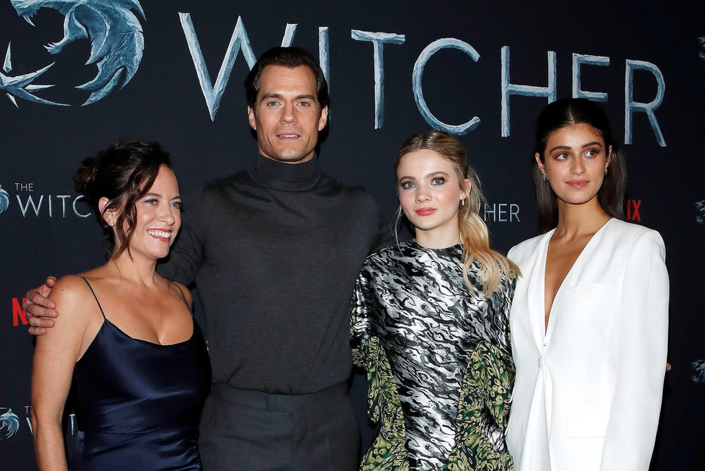 Henry Cavill llega con The Witcher a Los Ángeles