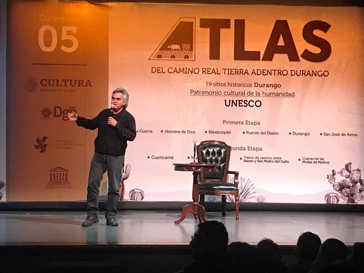 Rubén Durazo imparte conferencia sobre 'Tierra Adentro'