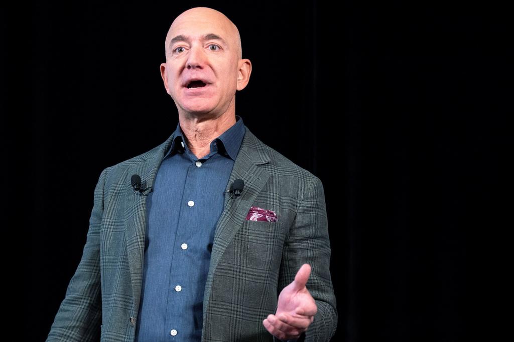 Denuncia Amazon que presiones de Trump le costaron contrato