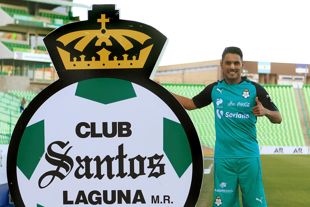 El ‘Gallito’ Vázquez se despide de la afición de Santos Laguna