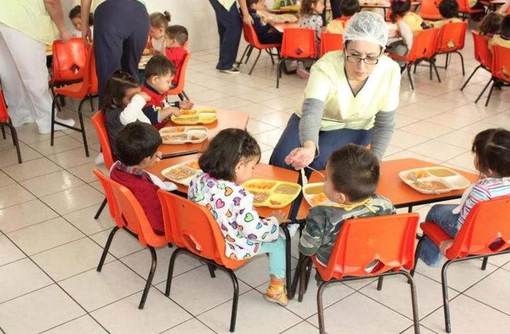 Entregan recetario a madres en guarderías del IMSS