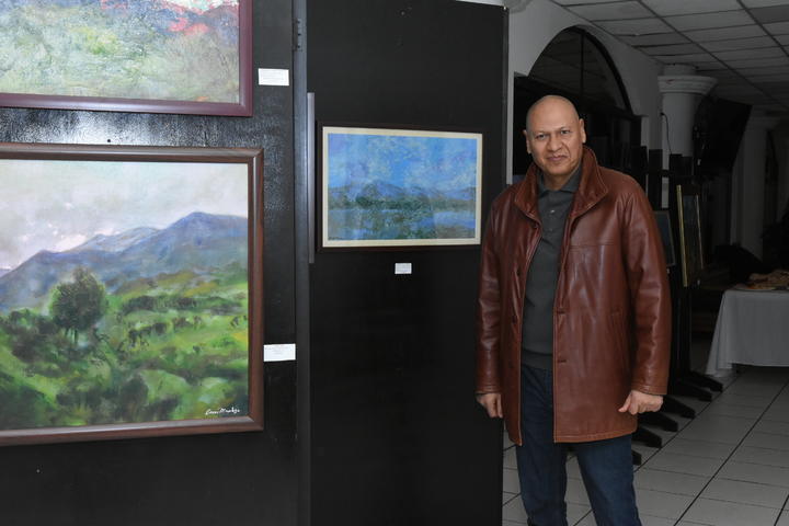 Oscar Mendoza inaugura exposición