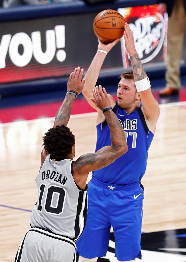 Detroit y Dallas juegan en México