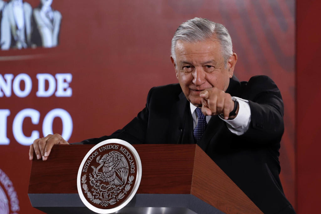 López Obrador, sin descartar iniciativa preferente sobre recorte a partidos