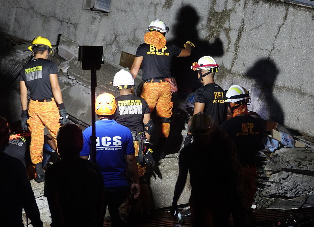 Terremoto de magnitud 6.8 deja al menos 4 muertos en Filipinas