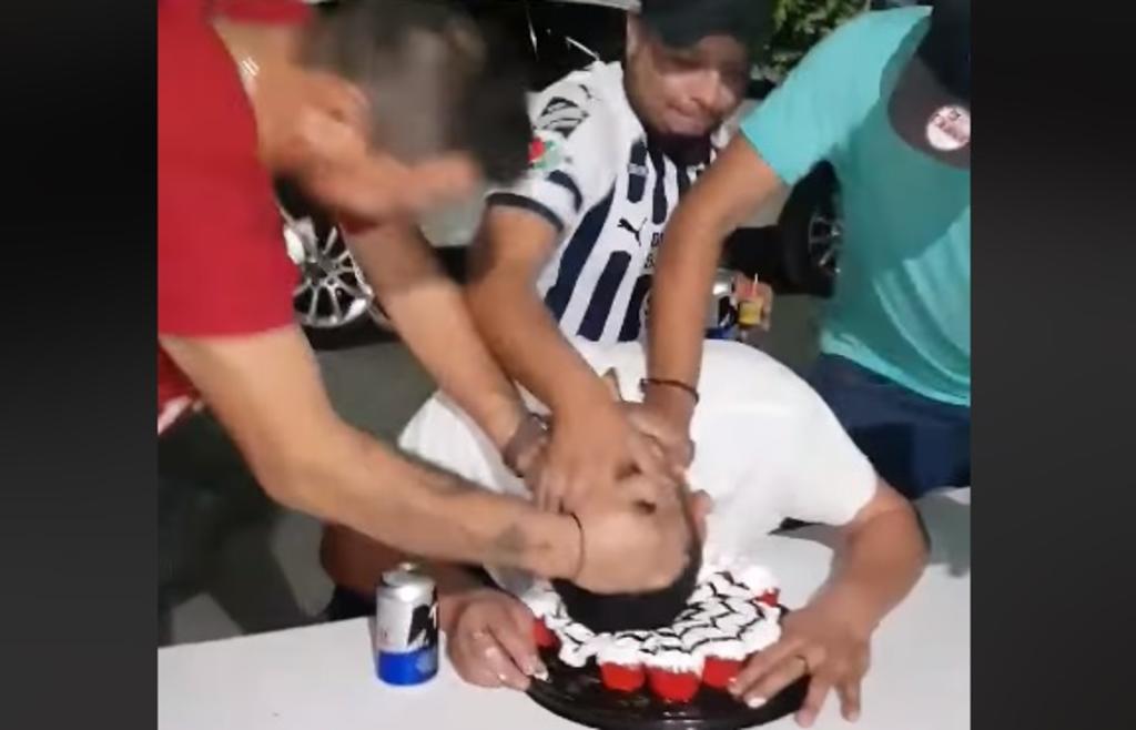 VIRAL: Indigna en redes pesada broma de cumpleaños