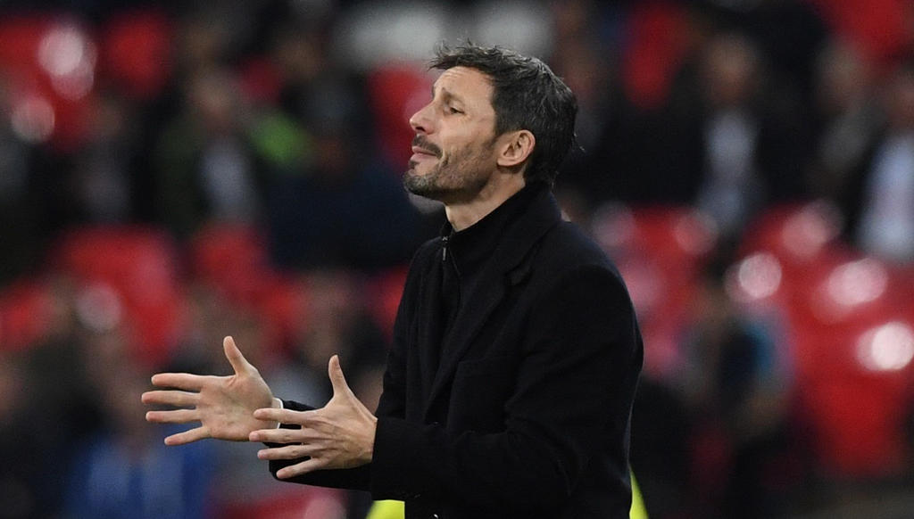 PSV despide al director técnico Mark van Bommel