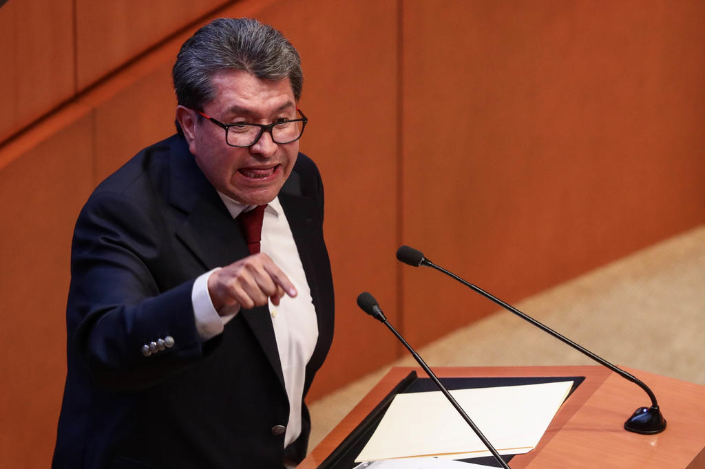 Monreal respalda permanencia de Lilly Téllez en bancada de Morena