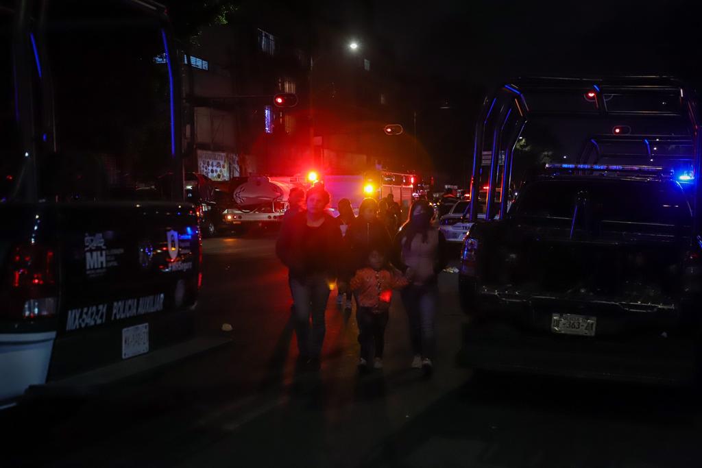 Confirman dos fallecidos por incendio en mercado de La Merced