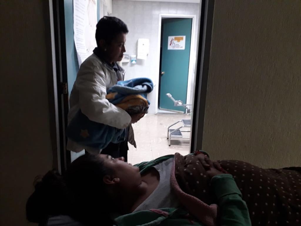 Nace bebé en ambulancia de Cruz Roja en Ceballos