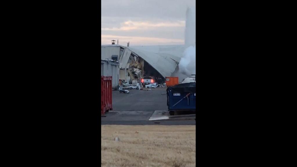 Explosión en fábrica de Kansas deja al menos 15 heridos