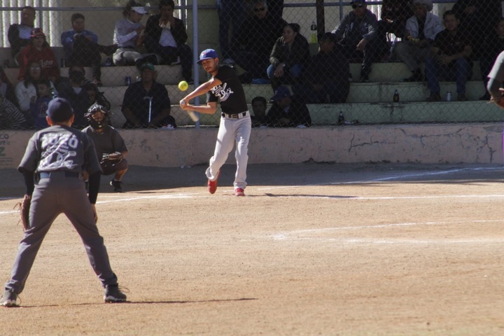 Hoy se juegan las semifinales de softbol