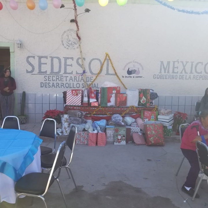 Adultos mayores celebran posada