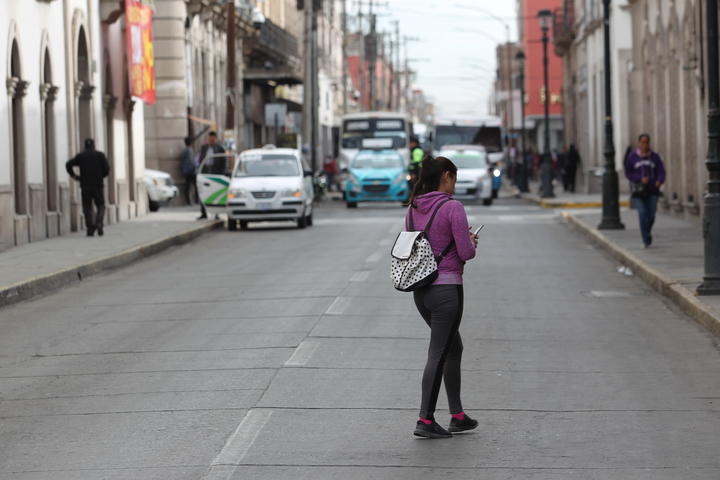 Niños tienen fobia a estar sin celular