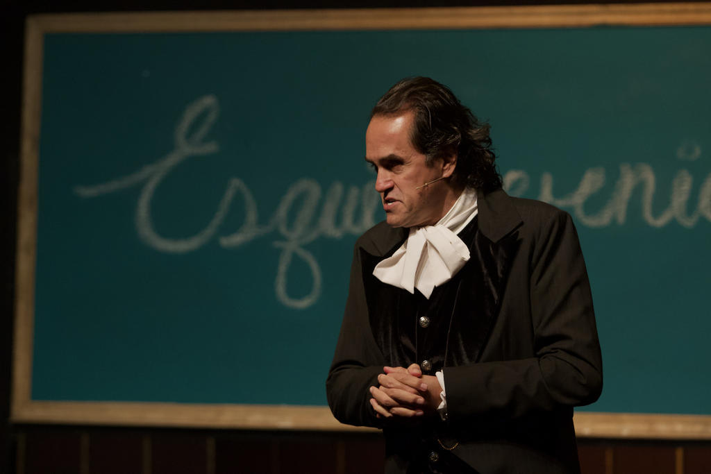 Rafael Perrín, actor de Esquizofrenia explica cómo es el 'terror teatral'