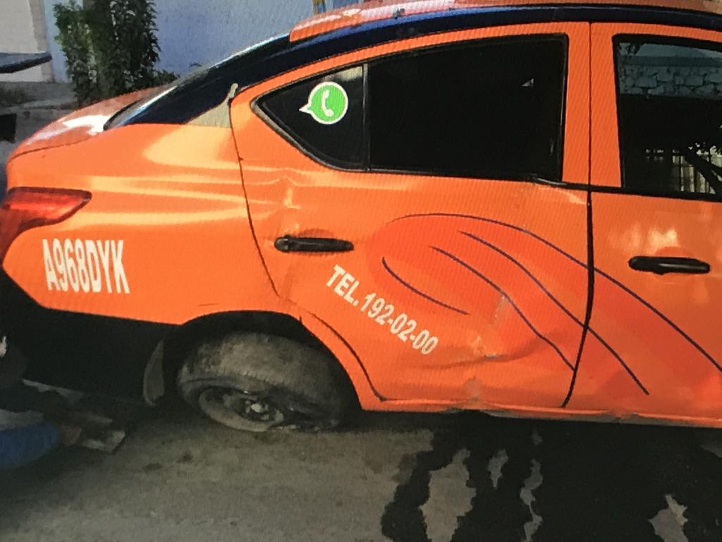 Taxista ebrio provoca accidente