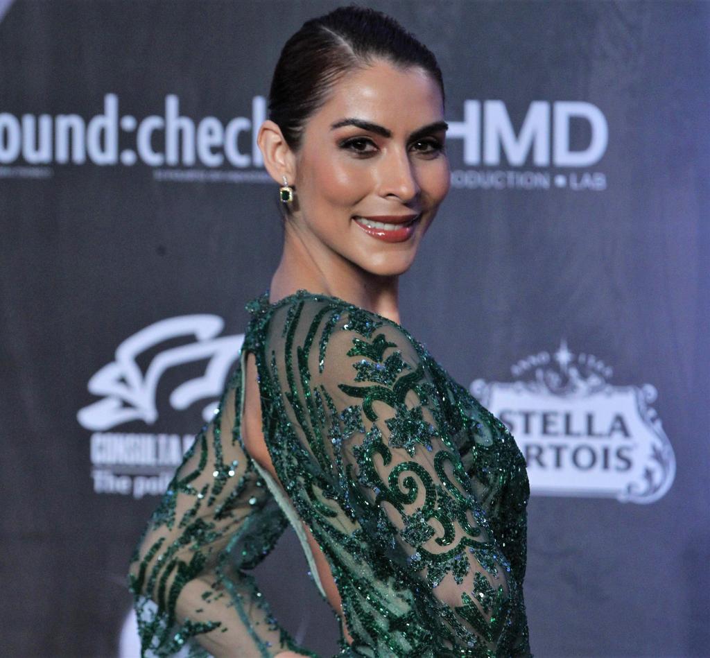 A María León la censuran, la 'manosean' y lo presume en Instagram