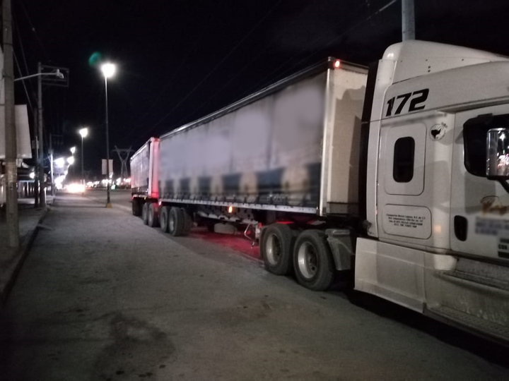 Decomisan un segundo tráiler repleto de cerveza en Gómez