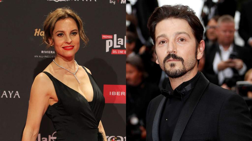 Captan a Diego Luna y Marina de Tavira en viaje familiar